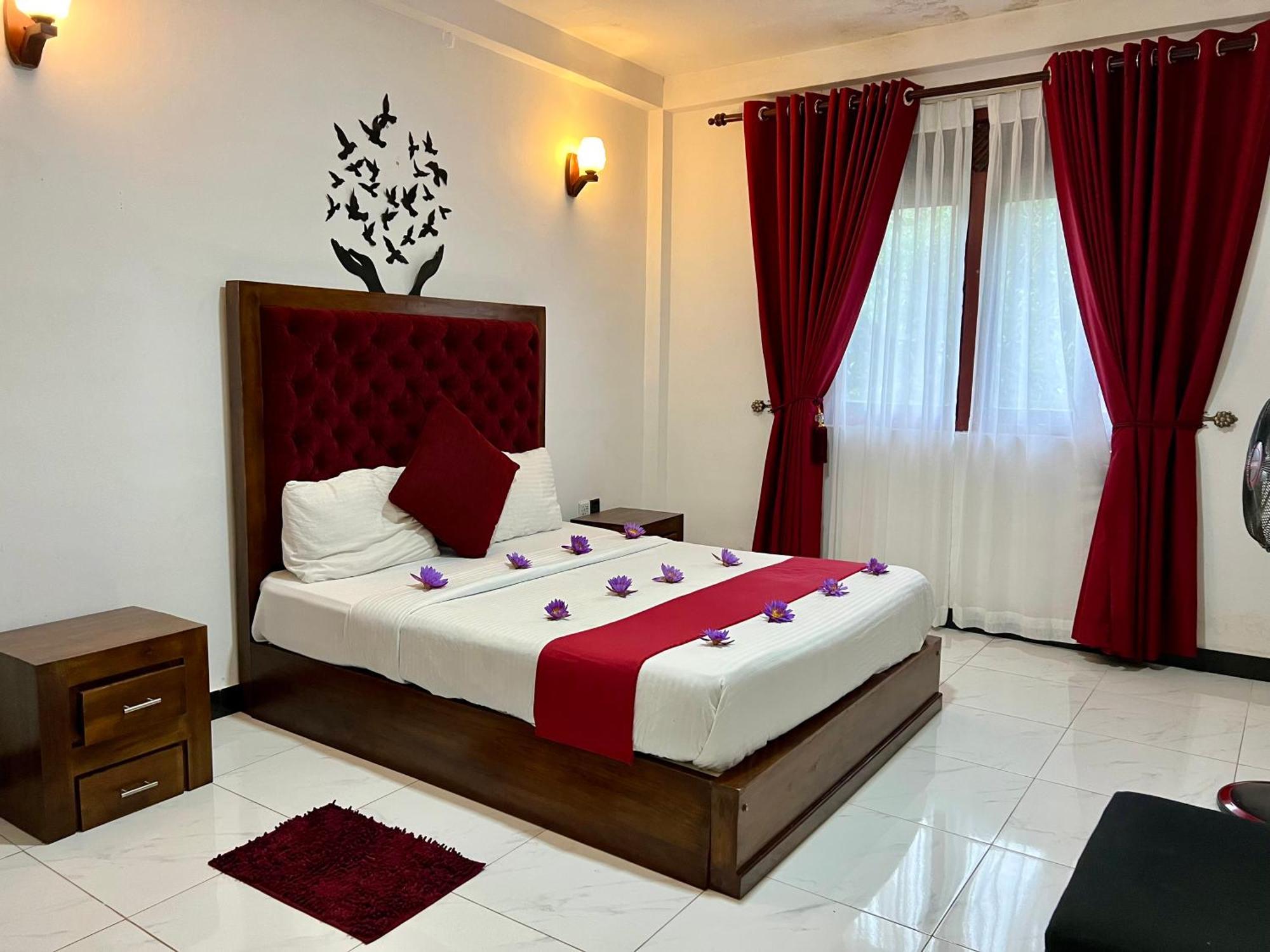Deluxe Double Room,1532916871:JPEG