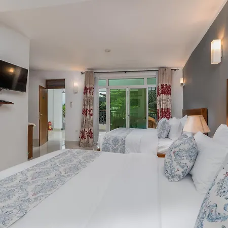 Hotel Travellers Nest Kandy-3